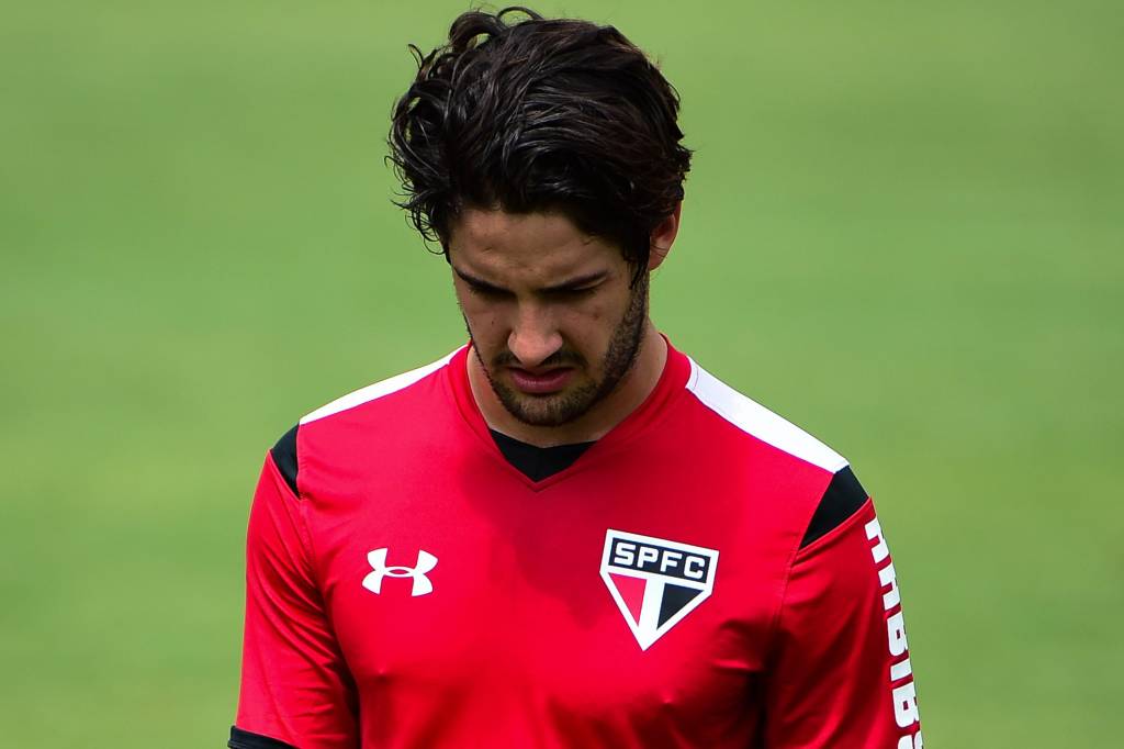 Pato passou as duas últimas temporadas emprestado ao São Paulo (foto: Djalma Vassão/Gazeta Press)