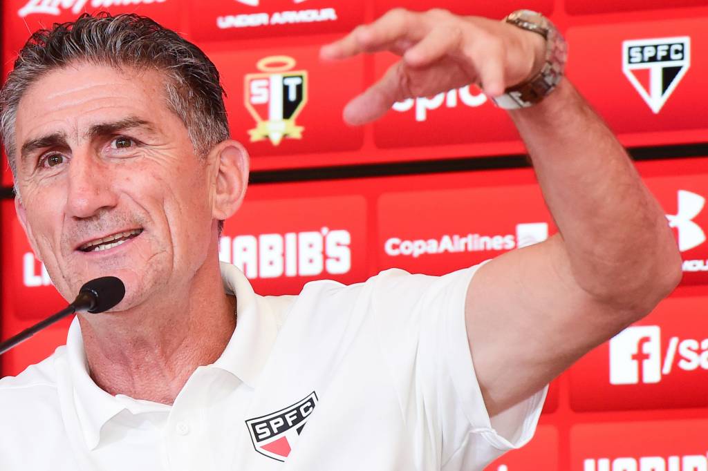Em um discurso muito parecido com os de Mourinho, Bauza pregou a importância do equilíbrio (foto: Djalma Vassão/Gazeta Press)