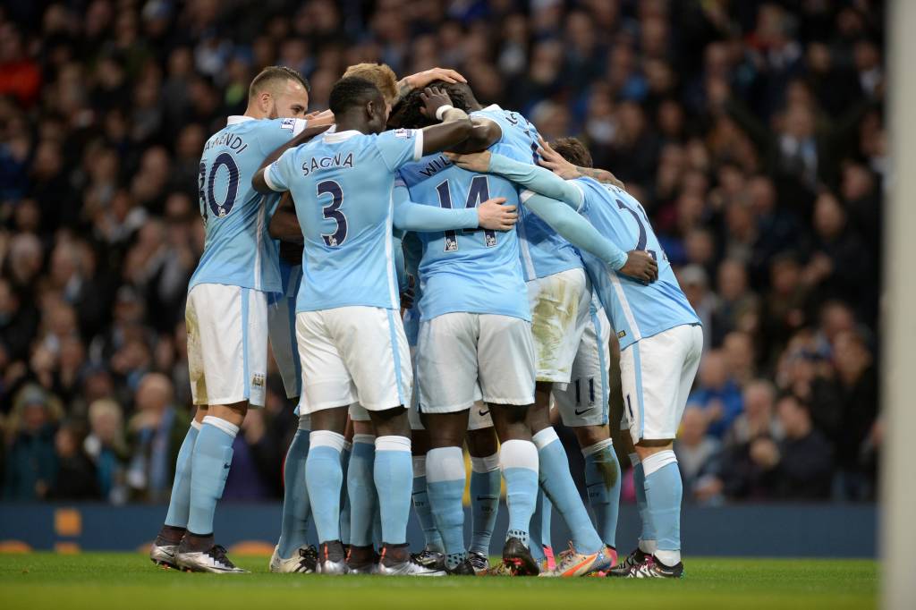 Em boa fase, o City continua na briga pela liderança do Campeonato Inglês (foto: OLI SCARFF / AFP)