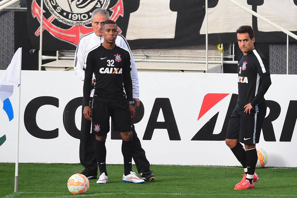 Tite tem Malcom como alternativa para as bolas paradas (foto: Sergio Barzaghi/Gazeta Press)
