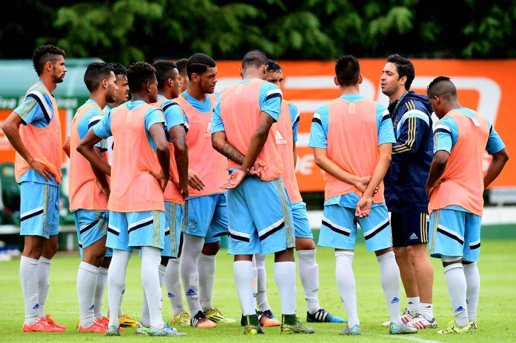 O tecnico João Burse crê no potencial da base do Palmeiras para conquistar a Copinha pela primeira vez (Foto: Sergio Barzaghi/Gazeta Press)