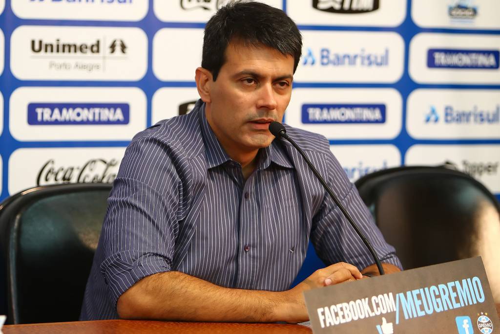 Rui Costa, diretor executivo do Grêmio, negou ter recebido propostas por Maxi Rodríguez (Foto: Lucas Uebel/GFBPA)