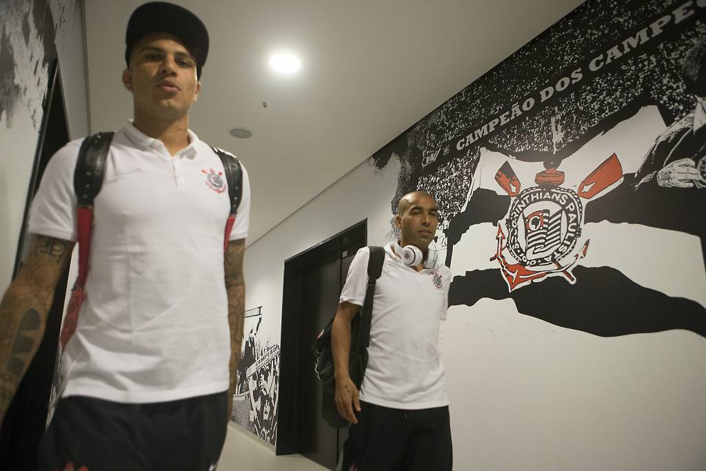 Jogadores com história no Corinthians, Guerrero e Emerson seguiram ao Flamengo (foto: Daniel Augusuto Jr./Ag. Corinthians)