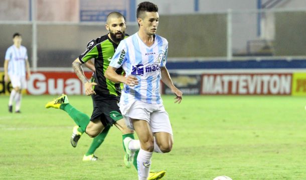 Juninho disputou a Série B de 2015 pelo Macaé (Divulgação/Macaé)