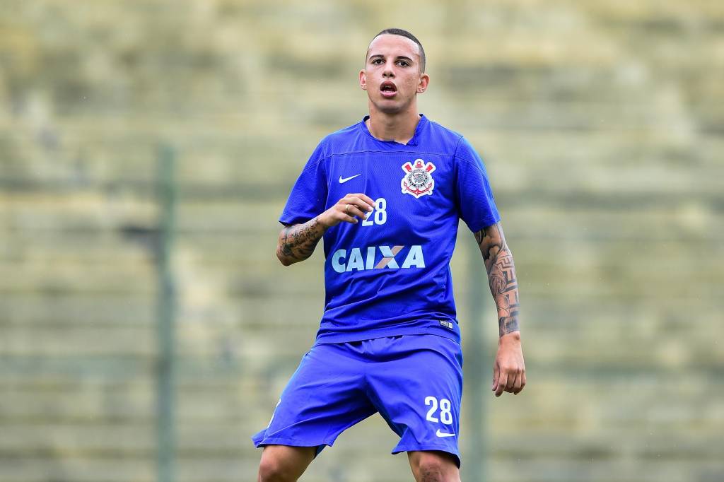 Gabriel Vasconcelos emagreceu e continuou em alta após ser artilheiro da Copinha em 2015 (foto: Fernando Dantas/Gazeta Press)