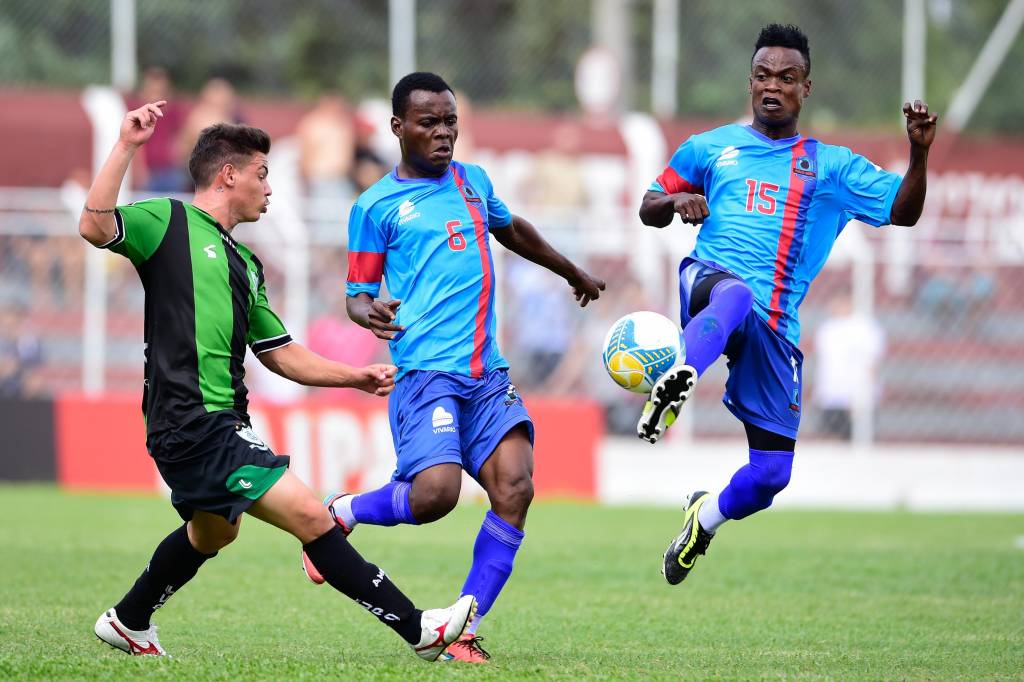 O Pérolas Negras perdeu a segunda consecutiva e deixará a Copinha na fase de grupos (Foto: Fernando Dantas/Gazeta Press)