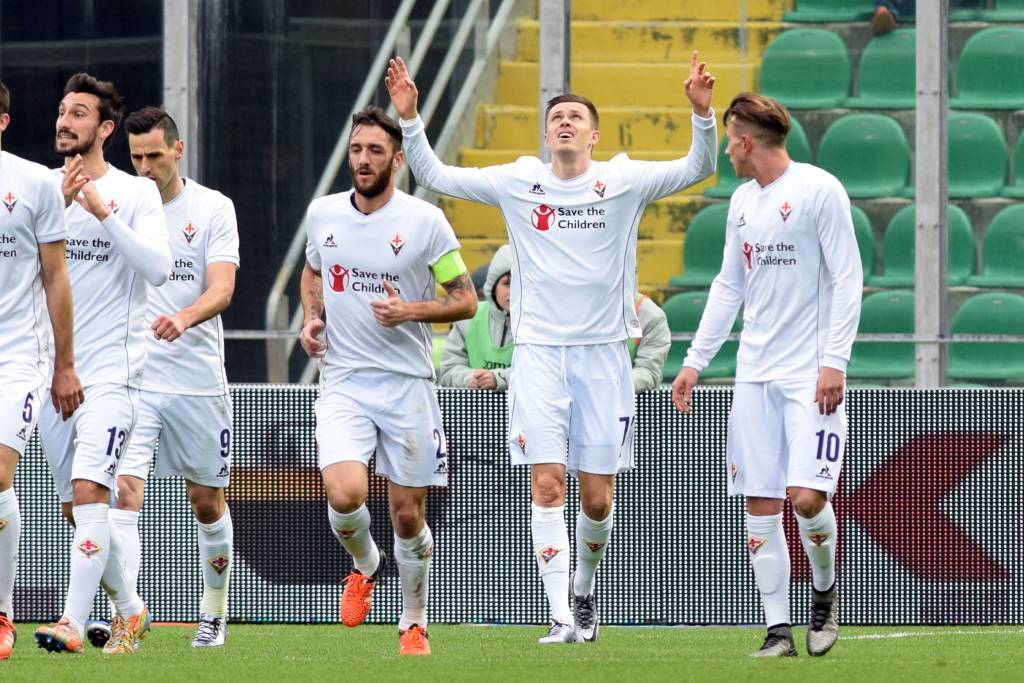 Atacante Iličić, da Fiorentina, comemora gol contra o Palermo (Foto: Giovanni Isolino/AFP)