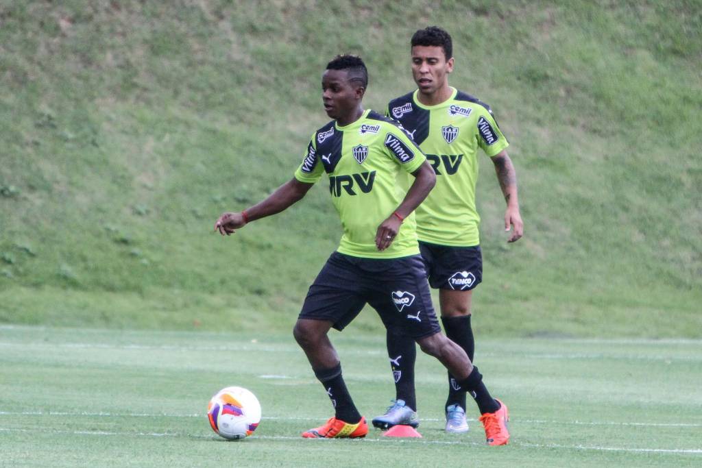 Meia equatoriano já treina com o elenco, mas transferência para o Galo segue dando o que falar (Bruno Cantini/CAM)
