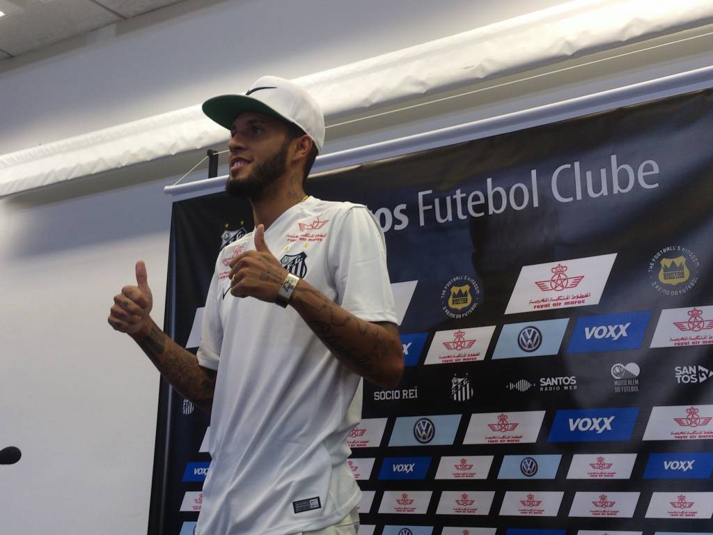 Paulinho tem 27 anos e ainda pertence ao Flamengo (Foto: Tiago Salazar