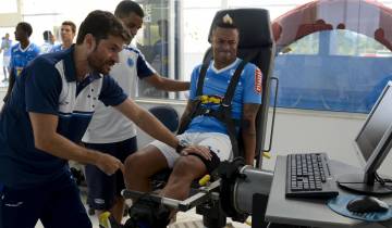 Novo reforço, atacante Rafael Silva foi bastante exigido nos testes físicos (Washington Alves/Light Press)