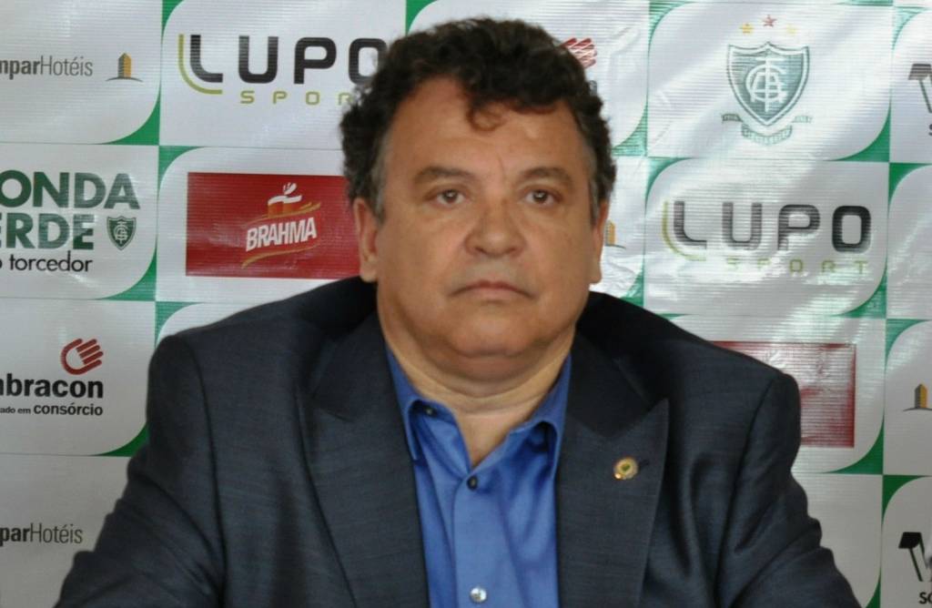 Alencar entende que é momento de Bryan buscar novos voos na carreira (foto: Carlos Cruz/AFC)