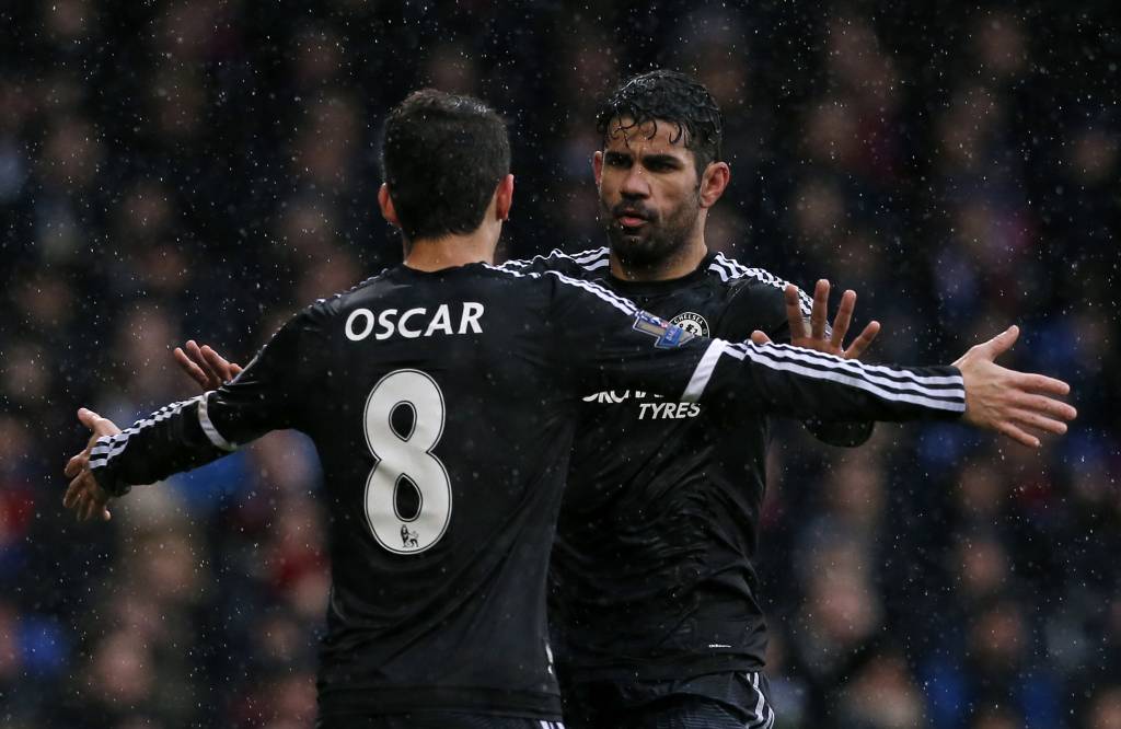 Oscar e Diego Costa marcaram gols pelo Chelsea no último final de semana (Foto: IKIMAGES/AFP)