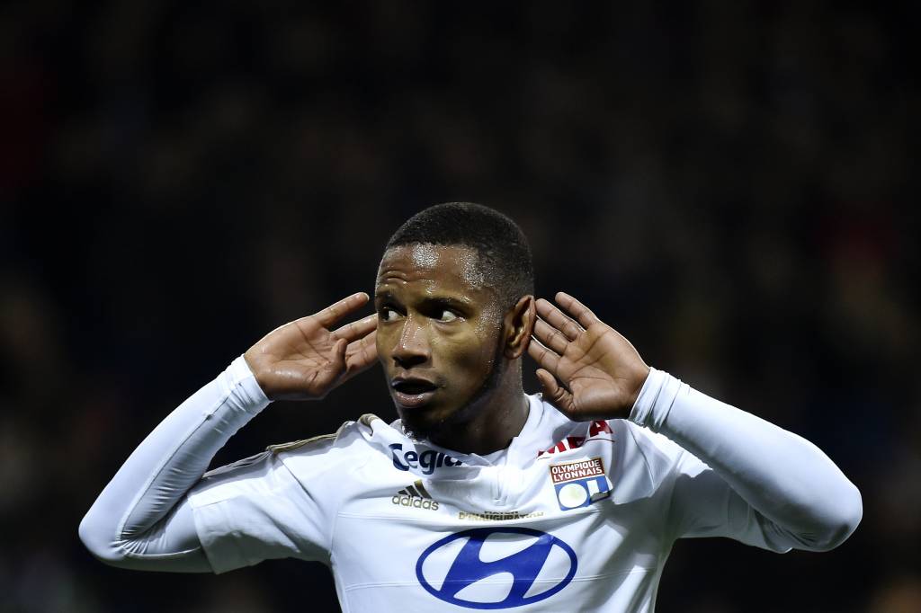 Beauvue comemora gol na partida entre Lyon e Troyes (Foto: JEFF PACHOUD/AFP)