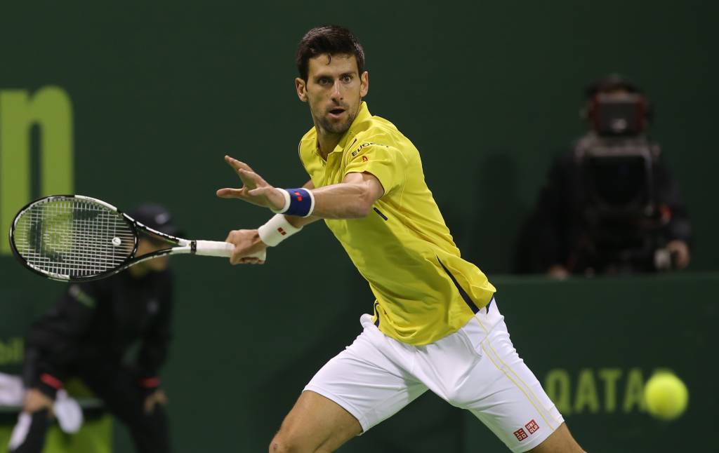 Novak Djokovic durante a final do ATP 250 de Doha (Foto: Karim Jaafar/AFP)