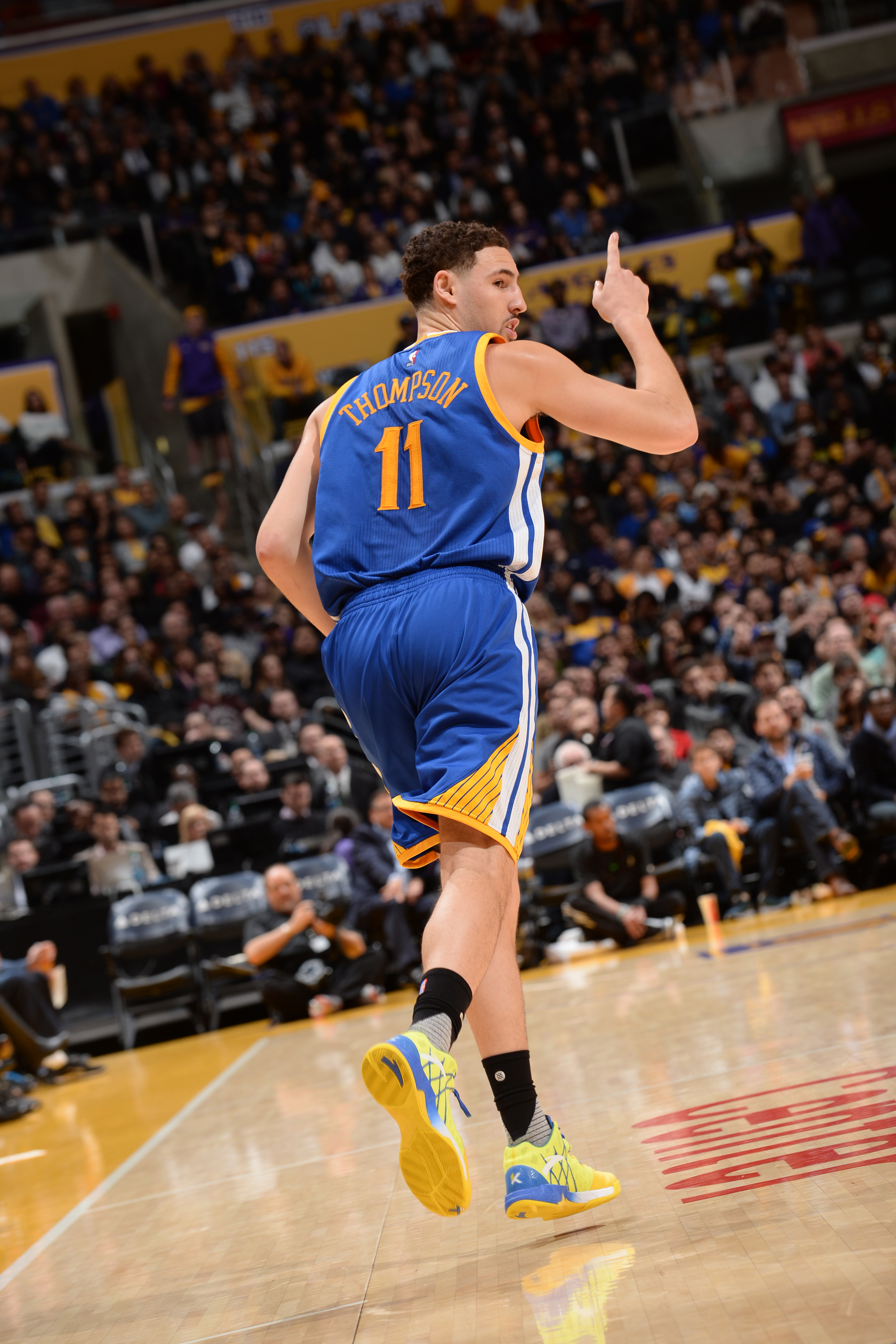 Thompson foi destaque dos Warriors contra o Portland (Foto: Noah Graham/AFP)