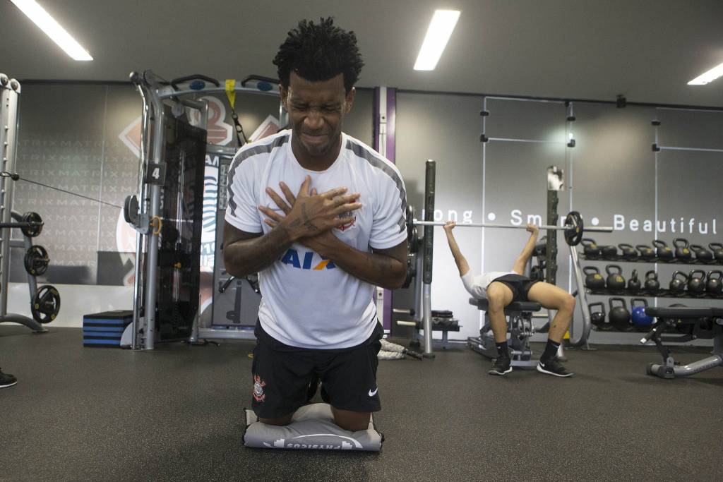 Gil, ainda jogador do Corinthians, exercitou-se na academia (foto: Daniel Augusto Jr./Agência Corinthians)