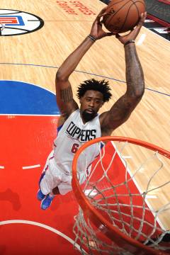 LOS ANGELES, CA - JANUARY 10: DeAndre Jordan #6 of the Los Angeles Clippers dunks against the New Orleans Pelicans on January 10, 2016 at STAPLES Center in Los Angeles, California. NOTE TO USER: User expressly acknowledges and agrees that, by downloading and/or using this Photograph, user is consenting to the terms and conditions of the Getty Images License Agreement. Mandatory Copyright Notice: Copyright 2016 NBAE Andrew D. Bernstein/NBAE via Getty Images/AFP