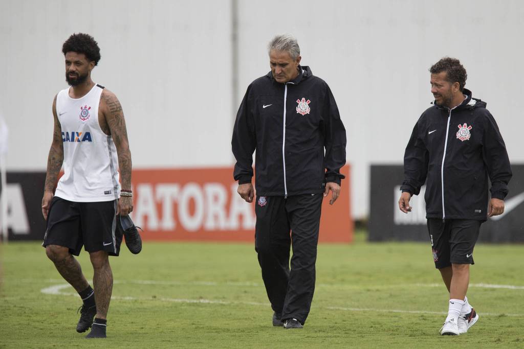 Em 2015, Tite dizia que a manutenção do elenco seria o seu principal reforço em 2016 (foto: Daniel Augusto Jr./Ag. Corinthians)