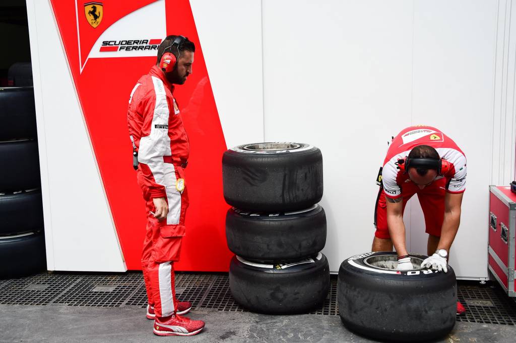 Equipes irão à pista para Pirelli avaliar novos compostos (Foto: Djalma Vassão/Gazeta Press)