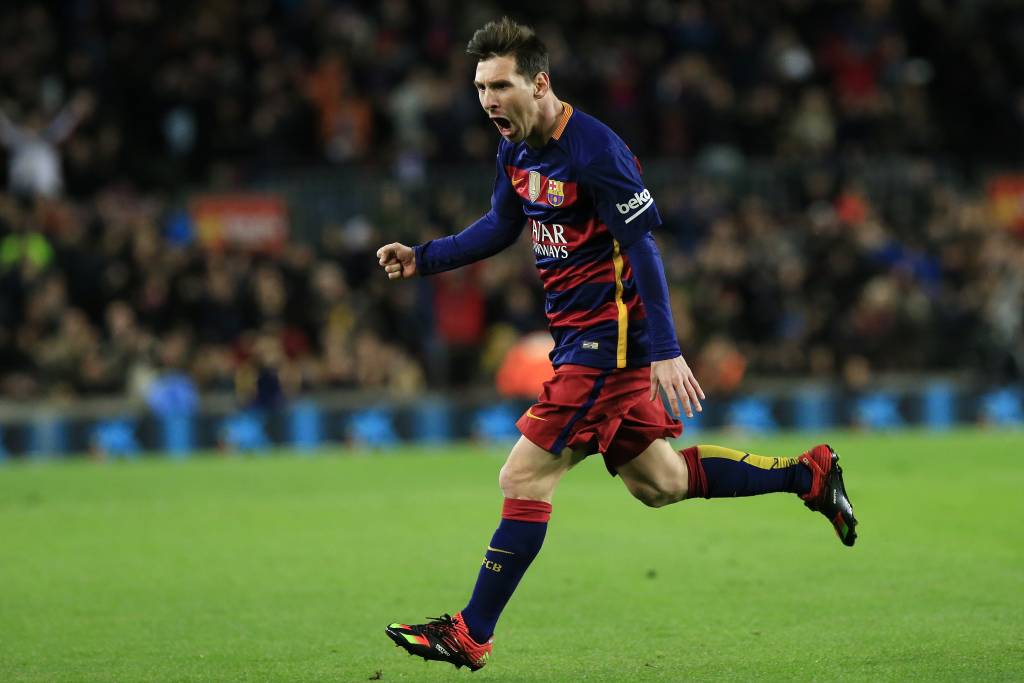 O argentino Lionel Messi foi eleito o melhor jogador do mundo pela quinta vez (Foto: Pau Barrena/AFP)