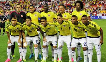 Cuéllar (primeiro abaixado à esquerda) busca transferência para seguir na Seleção (Federação Colombiana de Futebol)