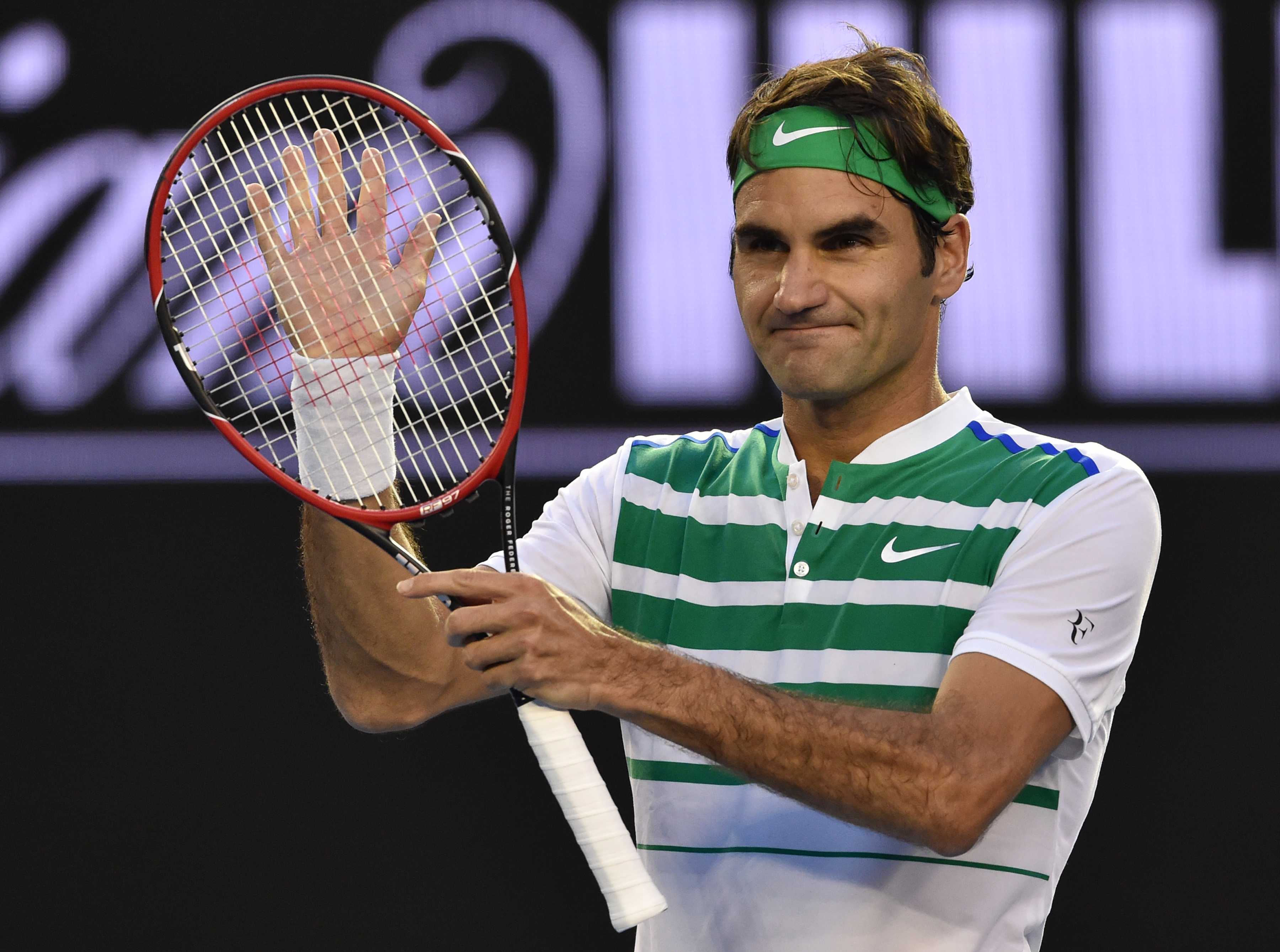 Rápido e eficiente, Roger Federer autou em grande nível na primeira rodada (Foto: SAEED KHAN/AFP)