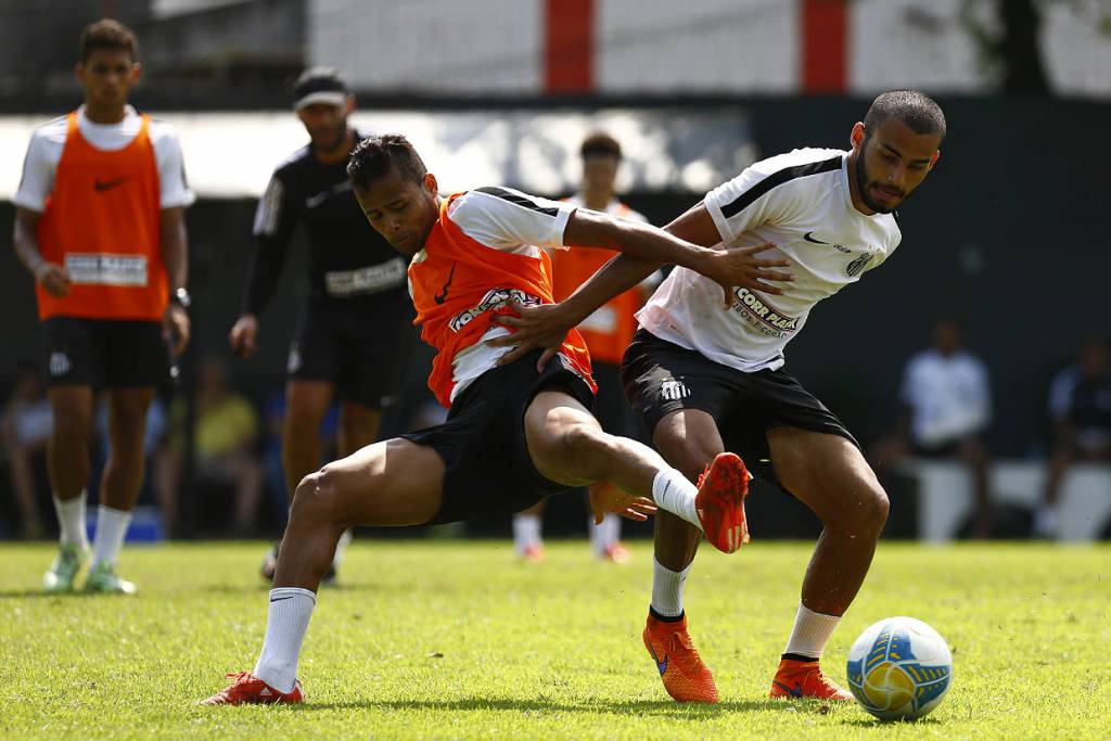Diferente de Thiago Maia, Geuvânio já se acertou com os chineses e pretende deixar o Peixe (Foto: Ivan Storti)