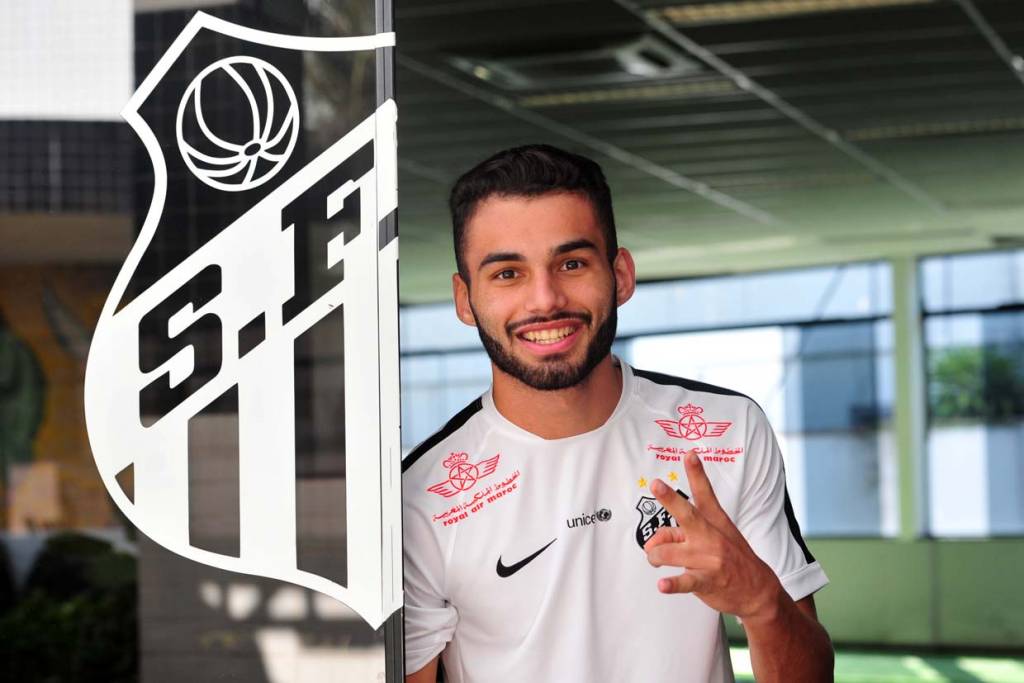 Apesar da titularidade no Peixe, Thiago Maia tem apenas 18 anos (Foto: Ivan Storti)