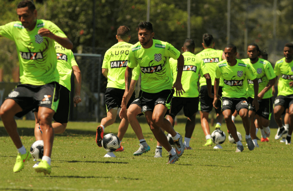 Jogadores do Figueirense treinaram forte em Florianópolis (Foto: Luiz Henrique/Figueirense oficial)
