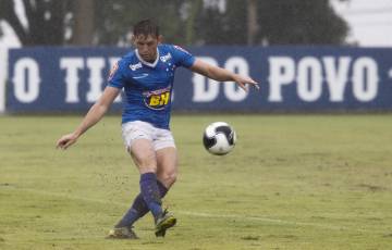 Nesta segunda, Fabiano atuou entre os reservas, enquanto que Mayke foi titular (Washington Alves/Light Press)