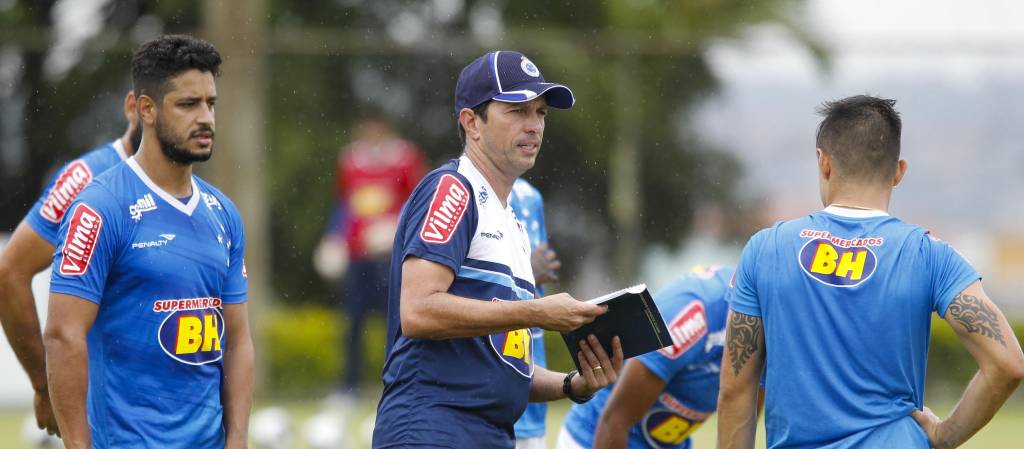 Alexandre Lopes busca equiparar a condição físico de todos os atletas do plantel (Washington Alves/Light Press)
