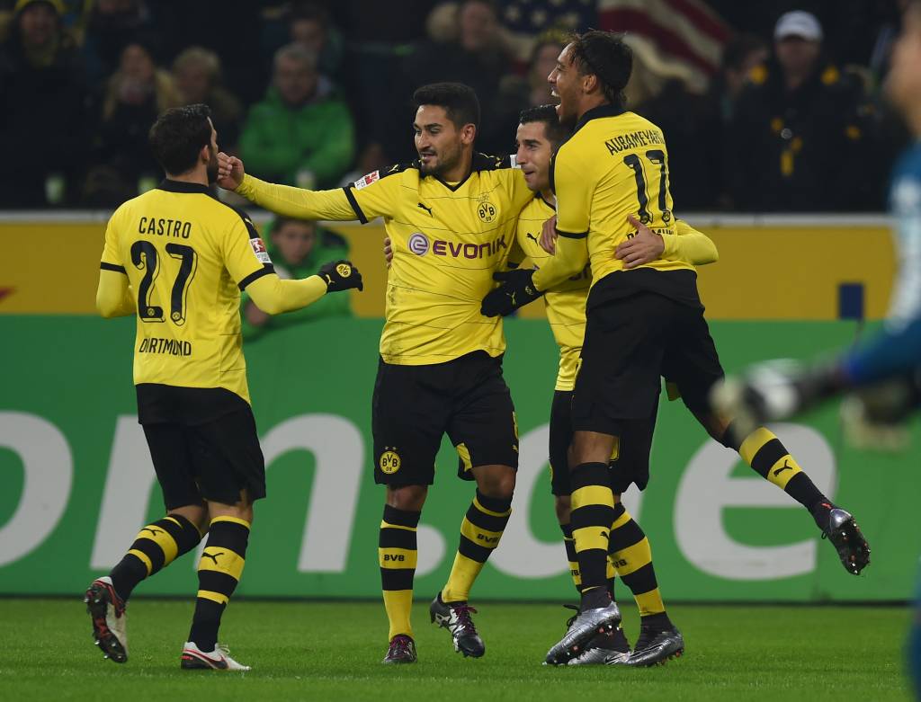 O Dortmund bateu o Mönchengladbach por 3 a 1 e segue na caça ao Bayern (Foto: Patrik Stollarz/AFP)