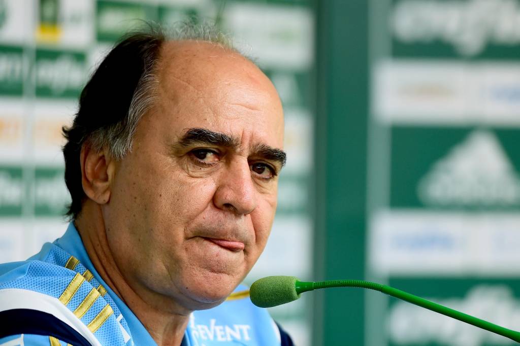 Técnico Marcelo Oliveira não terá zagueiro Edu Dracena na estreia (Foto: Sergio Barzaghi/Gazeta Press)