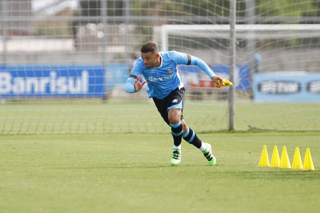 Edinho foi capitão da equipe do Grêmio contra o Veranópolis (Foto: Lucas Uebel/Grêmio FBPA)