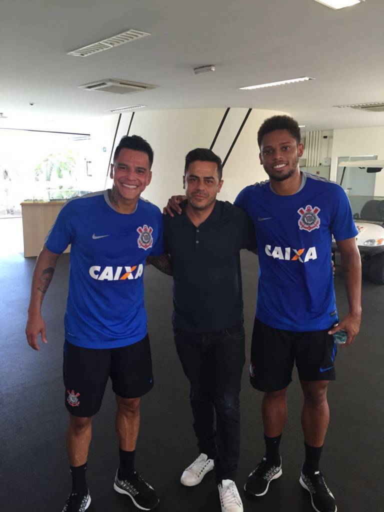 Giovanni Augusto e André já são jogadores do Corinthians (foto: reprodução)