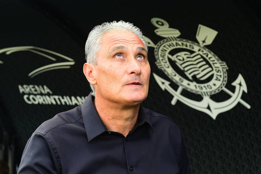 Treinador corintiano não escondeu a sua irritação com Fernando Garcia (foto: Sergio Barzaghi/Gazeta Press)