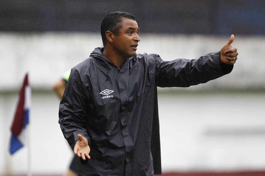 O técnico Roger Machado planeja escalar o Grêmio com maior poder de fogo na partida contra o Aimoré (Foto: Lucas Uebel/Grêmio FBPA)