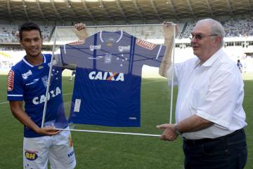 Com a partida deste domingo, Henrique já contabiliza 302 jogos pelo Cruzeiro (Washington Alves/Light Press)