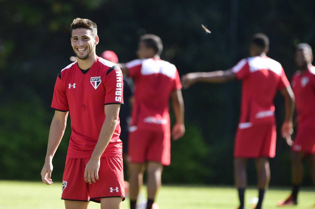 O argentino Jonathan Calleri espera ajudar o compatriota Centurión durante sua passagem pelo São Paulo (Foto: Fernando Dantas/Gazeta Press)