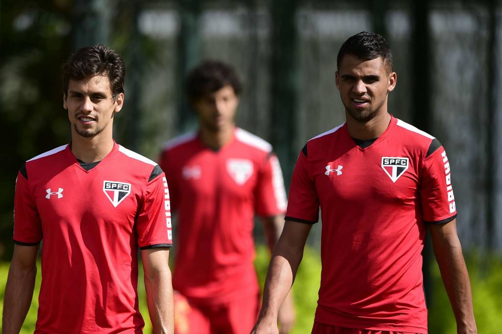 Amigo e companheiro de Lucão na Seleção olímpica, Rodrigo Caio não aprova a postura da torcida são-paulina nas arquibancadas (Foto: Fernando Dantas/Gazeta Press)