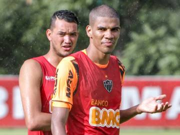 Réver foi um dos grande parceiros de Léo Silva no Galo (Bruno Cantini/CAM)