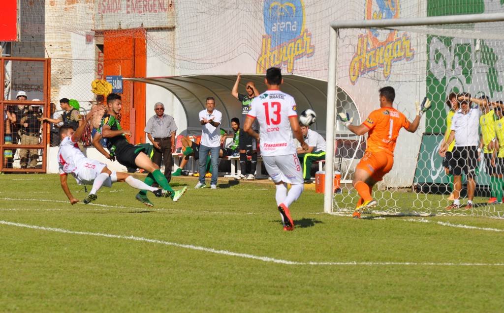 Givanildo Oliveira viu Guarani mais ligado que o América-MG nesta quinta (foto: Carlos Cruz/América-MG)