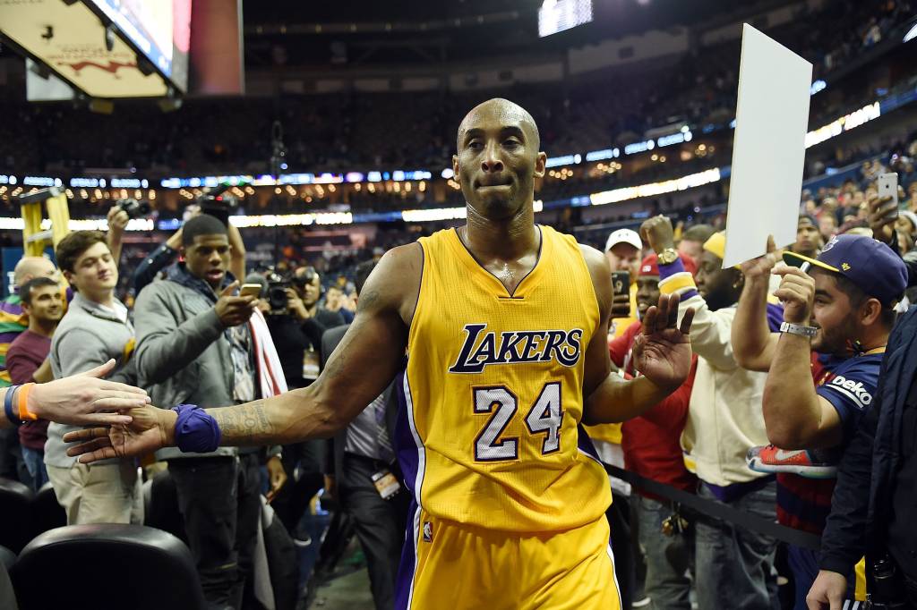 Kobe Bryant comandou, mais uma vez, a vitória dos Lakers (Foto: Stacy Revere/Getty Images/AFP)