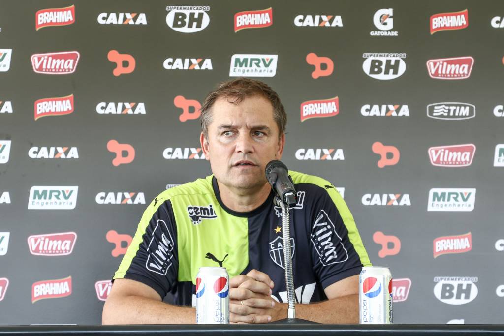 Técnico Diego Aguirre ficou decepcionado com resultado em Florianópolis (Foto: Bruno Cantini/Atlético-MG)