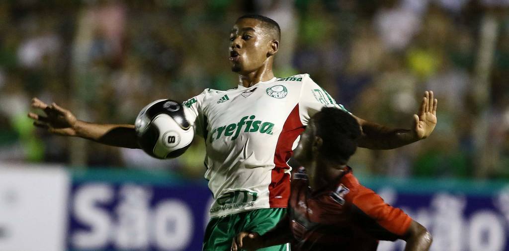 Gabriel Jesus não acertou quase nada e o Palmeiras jogou mal de novo (Célio Messias/Gazeta Press)