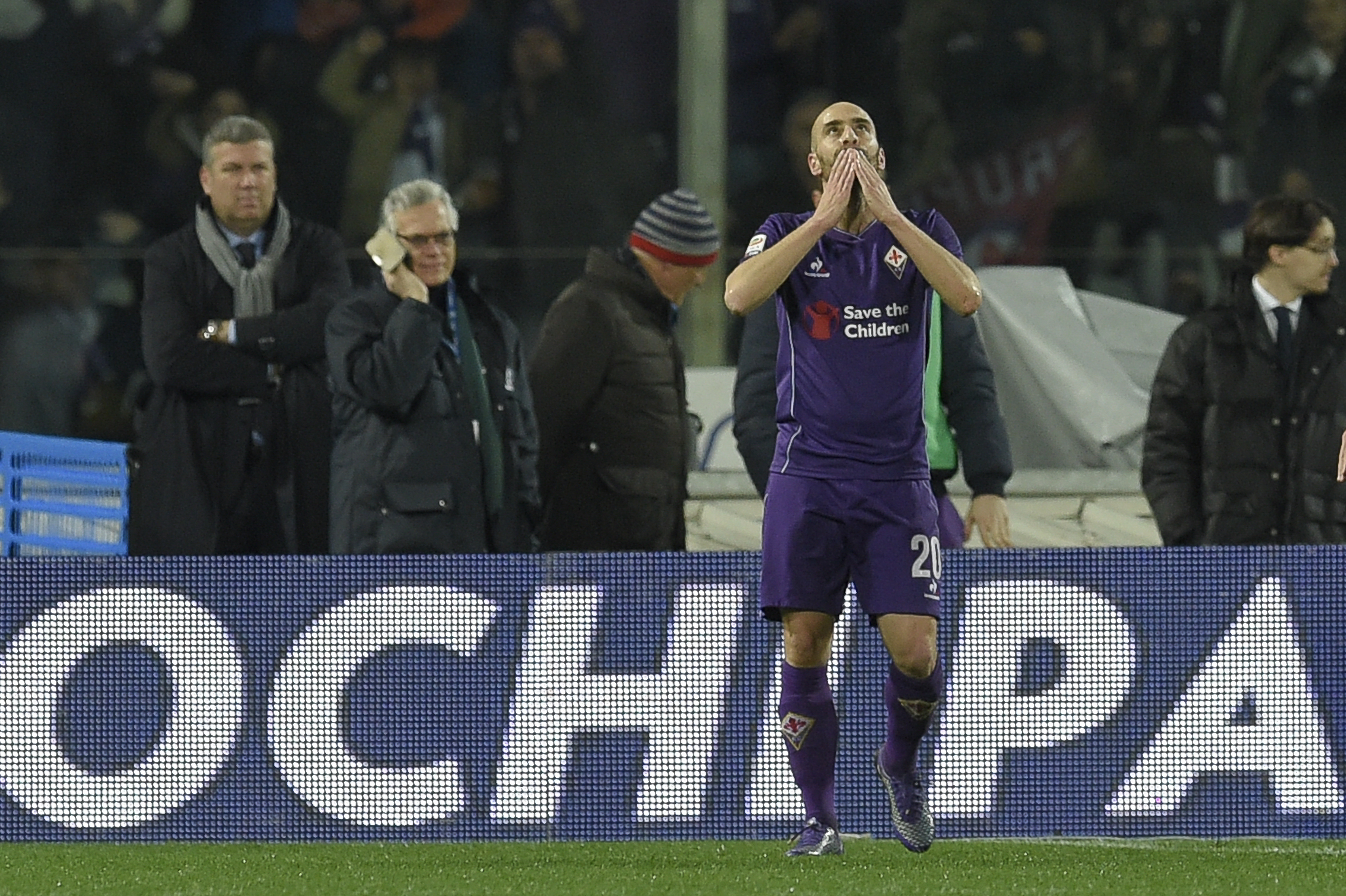 Borja Valero fez o primeiro gol da Fiorentina (Foto: ANDREAS SOLARO/AFP)