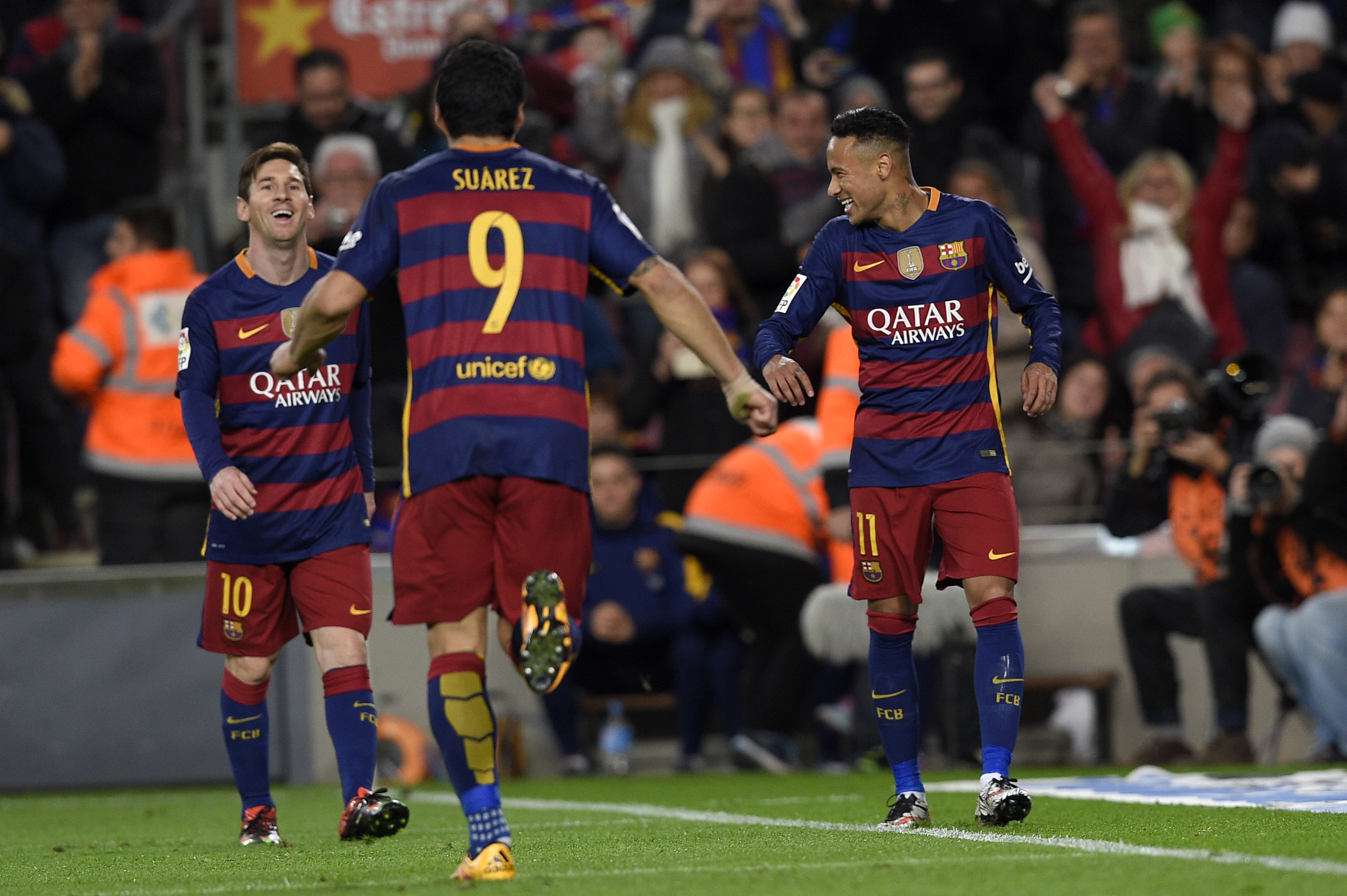 Trio MSN novamente mostrou seu brilhantismo na vitória do Barça (Foto: LLUIS GENE/AFP)