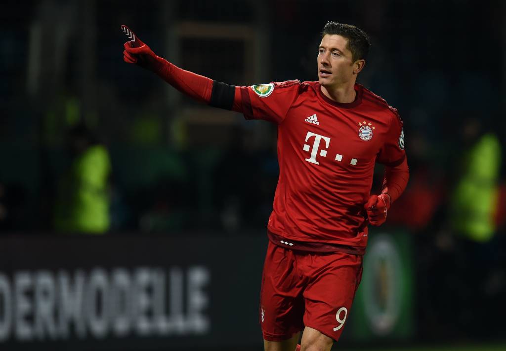 Lewandowski presta elogios ao Bayern de Munique e diz que pretende renovar com o clube (Foto: Patrik Stollarz/ AFP)