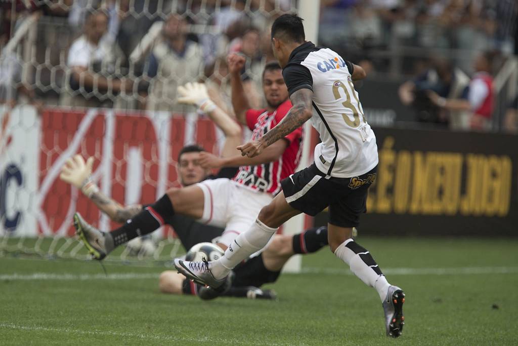 Gol de Lucca contra o São Paulo foi celebrado por dirigente do Criciúma (foto: Daniel Augusto Jr./Agência Corinthians)