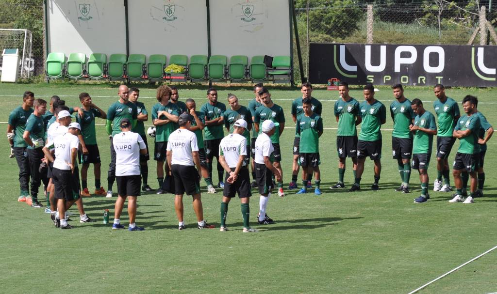 Comissão técnica americana teve pouco tempo para treinar a equipe para o jogo deste sábado (Foto: Carlos Cruz/AFC)